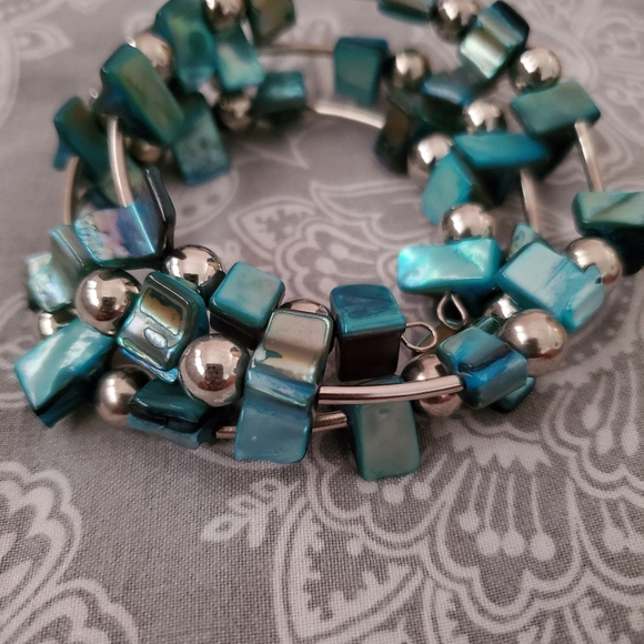 Shell Bracelet - Picture 2 of 3